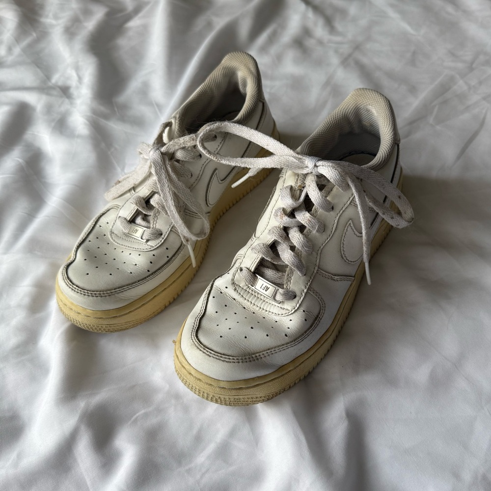 White Nike Air Force 1 Trainers